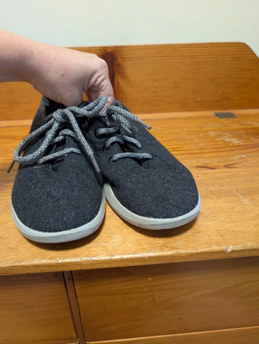 Allbirds Women’s Wool Runners Size 8 Charcoal Gray Merino Wool Sneakers